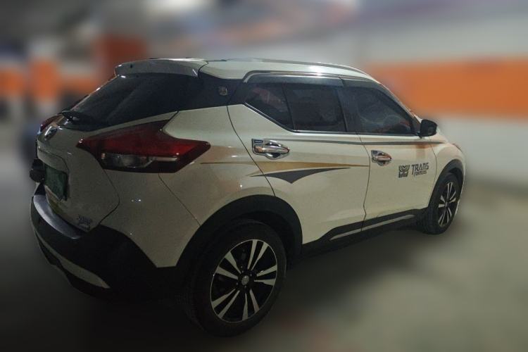 Used Nissan Kicks 2017 1.5L CVT Smart Edition Rear Right 45 Deg