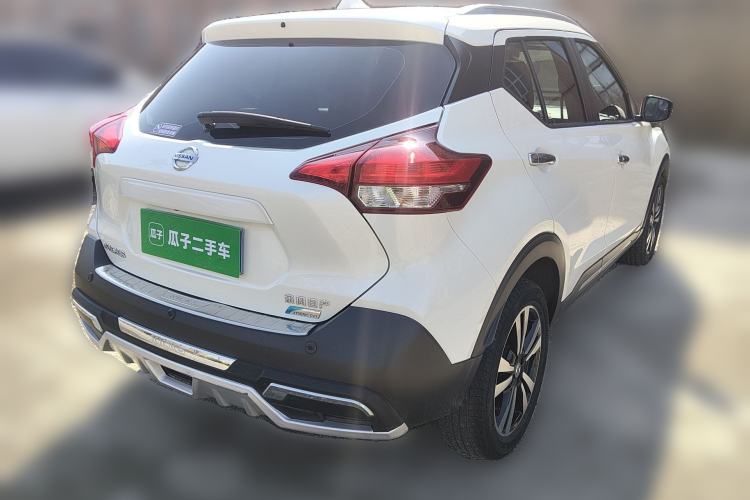 Used Nissan Kicks 2017 1.5L CVT Smart Edition Rear Right 45 Deg
