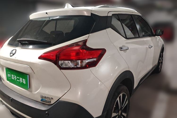 Used Nissan Kicks 2017 1.5L CVT Smart Edition Rear Right 45 Deg