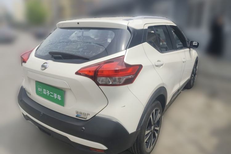 Used Nissan Kicks 2017 1.5L CVT Cool Enjoy Edition Rear Right 45 Deg