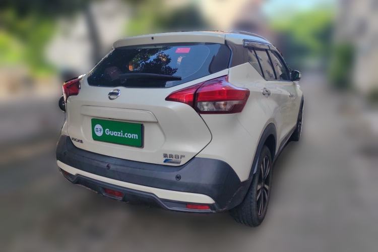 Used Nissan Kicks 2017 1.5L CVT Smart Drive Edition Rear Right 45 Deg