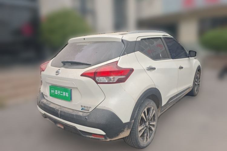 Used Nissan Kicks 2017 1.5L CVT Smart Drive Edition Rear Right 45 Deg