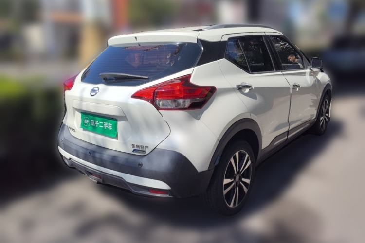 Used Nissan Kicks 2017 1.5L CVT Smart Drive Edition Rear Right 45 Deg
