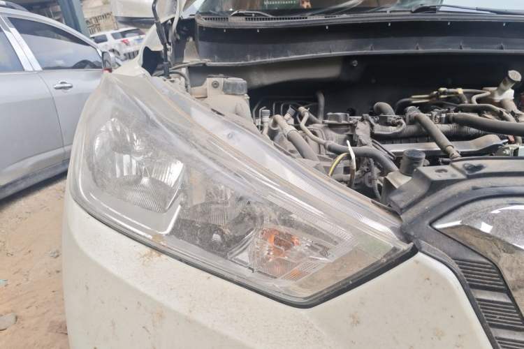 Used Nissan Kicks 2017 1.5L CVT Cool Enjoy Edition Right Front Headlight