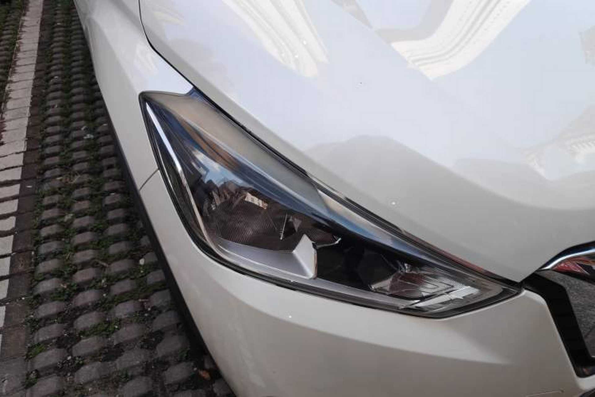 Used Nissan Kicks 2017 1.5L CVT Smart Drive Edition Right Front Headlight