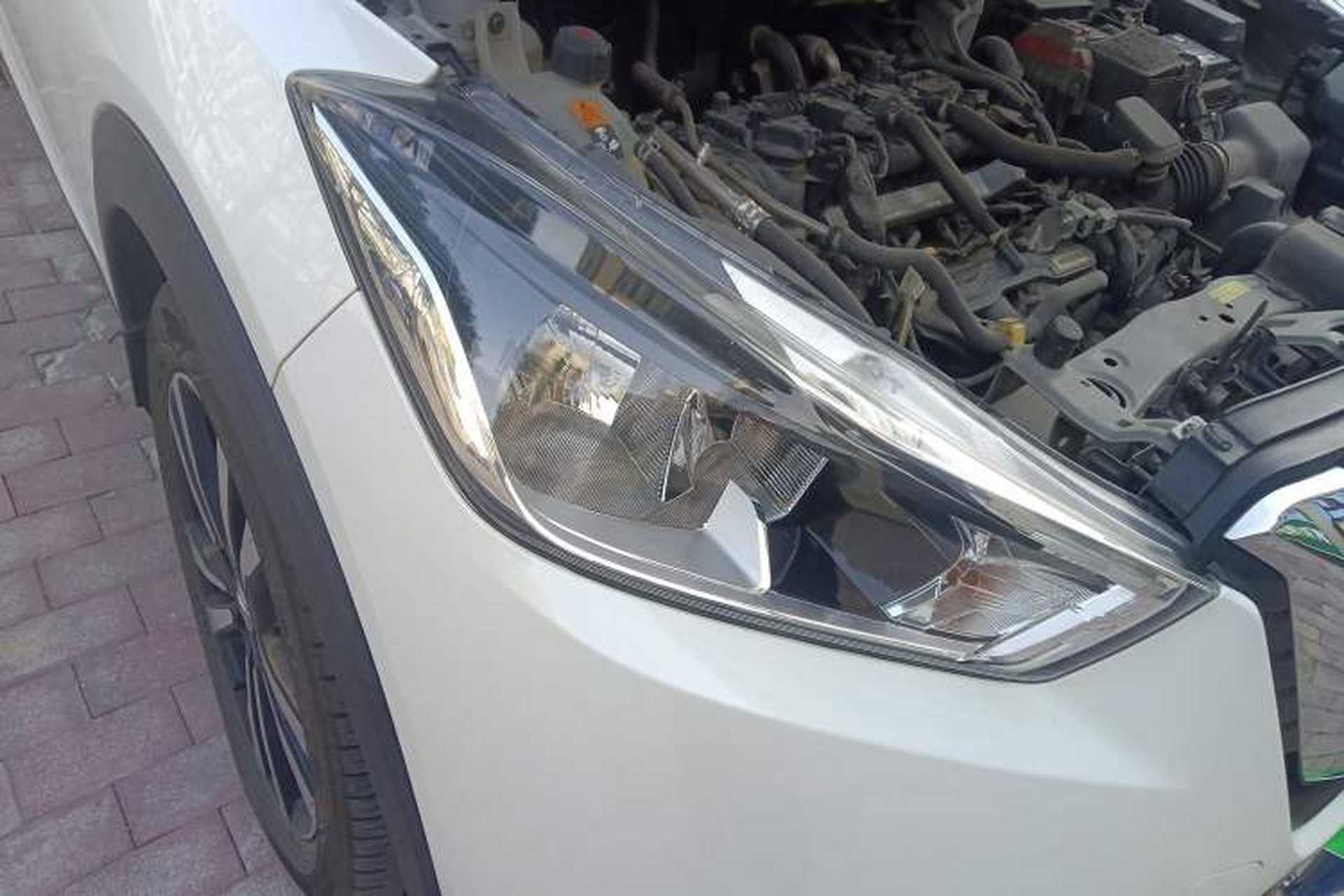 Used Nissan Kicks 2017 1.5L CVT Smart Drive Edition Right Front Headlight