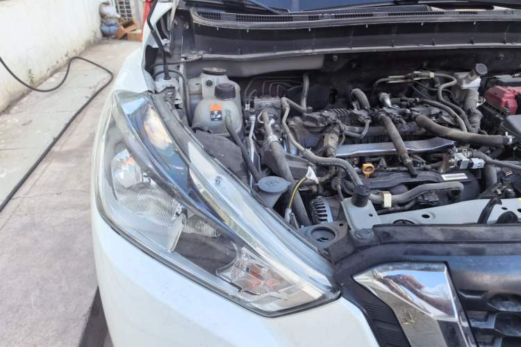 Used Nissan Kicks 2017 1.5L CVT Cool Enjoy Edition Right Front Headlight