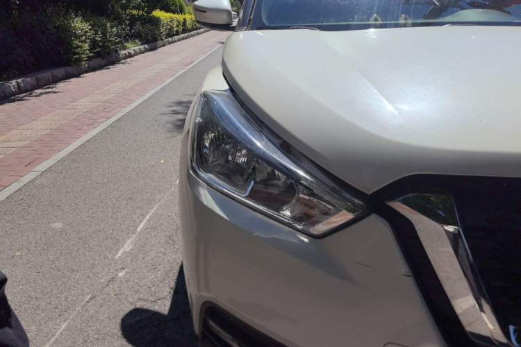 Used Nissan Kicks 2017 1.5L CVT Smart Drive Edition Right Front Headlight