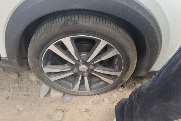 Used Nissan Kicks 2017 1.5L CVT Cool Enjoy Edition Right Front Wheel Hub