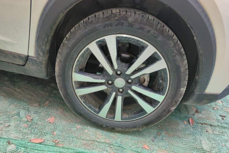 Used Nissan Kicks 2017 1.5L CVT Cool Enjoy Edition Right Front Wheel Hub