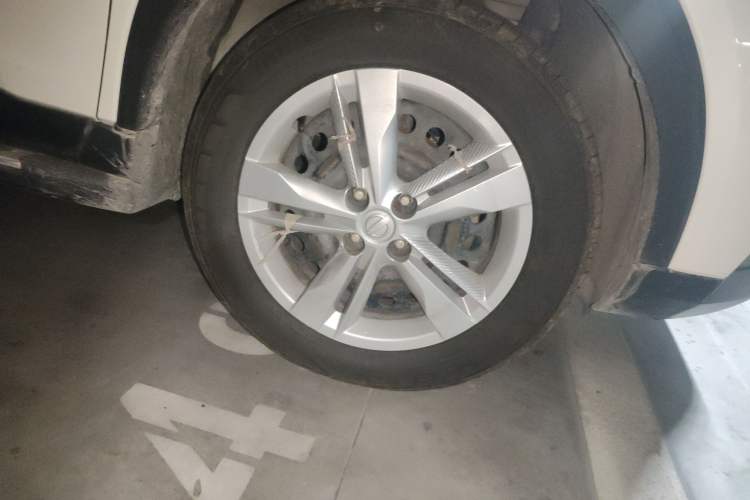 Used Nissan Kicks 2017 1.5L Manual Cool Dynamic Edition Right Front Wheel Hub