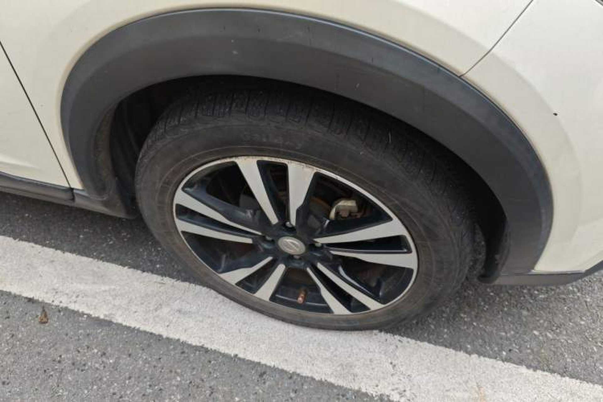 Used Nissan Kicks 2017 1.5L CVT Smart Edition Right Front Wheel Hub