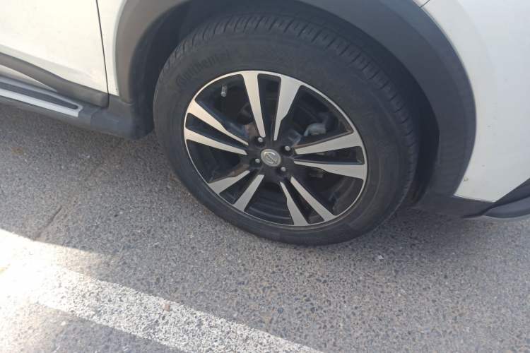 Used Nissan Kicks 2017 1.5L CVT Cool Enjoy Edition Right Front Wheel Hub