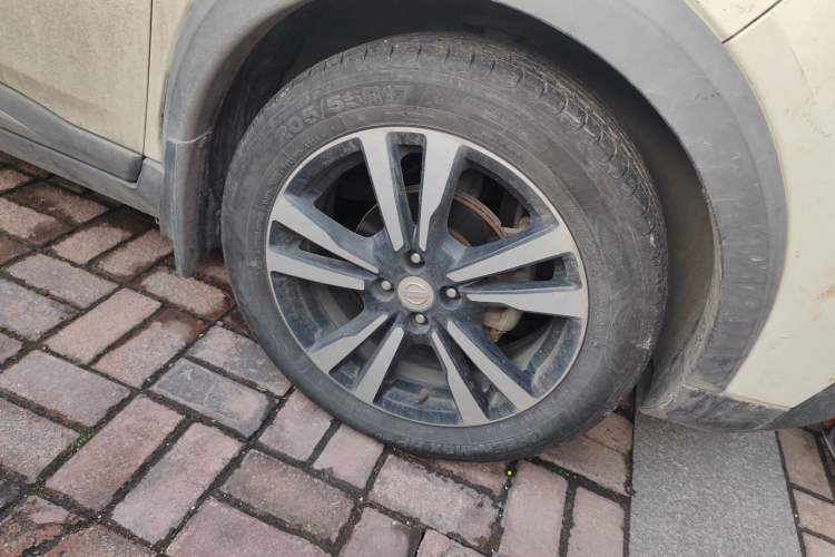 Used Nissan Kicks 2017 1.5L CVT Cool Enjoy Edition Right Front Wheel Hub