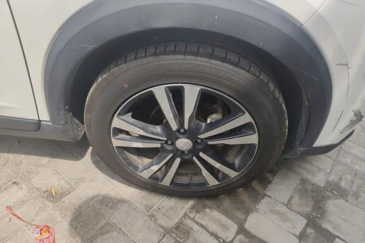 Used Nissan Kicks 2017 1.5L CVT Cool Enjoy Edition Right Front Wheel Hub