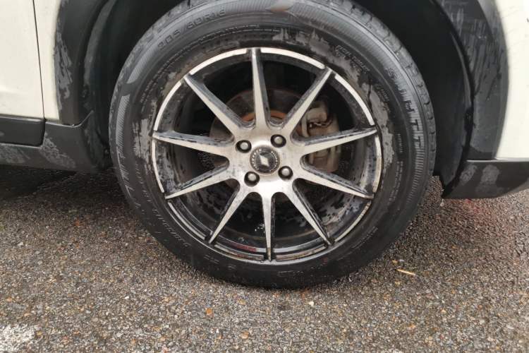 Used Nissan Kicks 2017 1.5L Manual Cool Dynamic Edition Right Front Wheel Hub