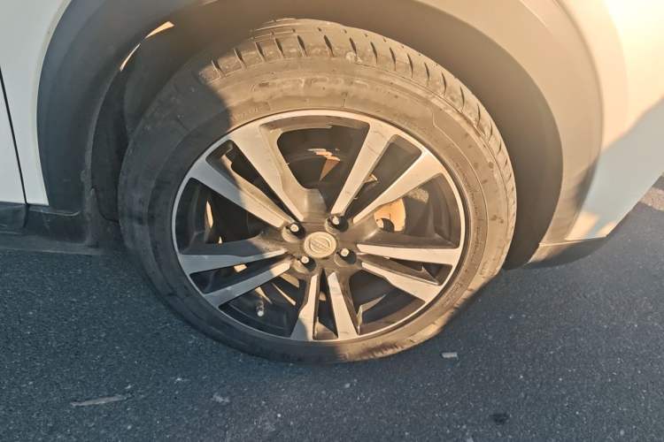 Used Nissan Kicks 2017 1.5L CVT Cool Enjoy Edition Right Front Wheel Hub