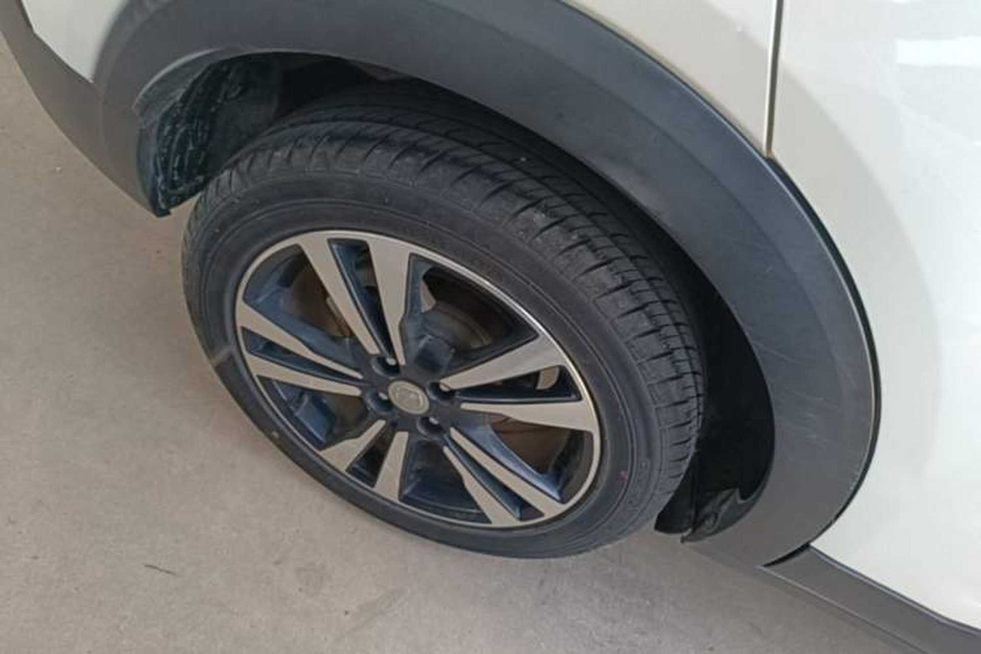 Used Nissan Kicks 2017 1.5L CVT Smart Drive Edition Right Rear Wheel Hub