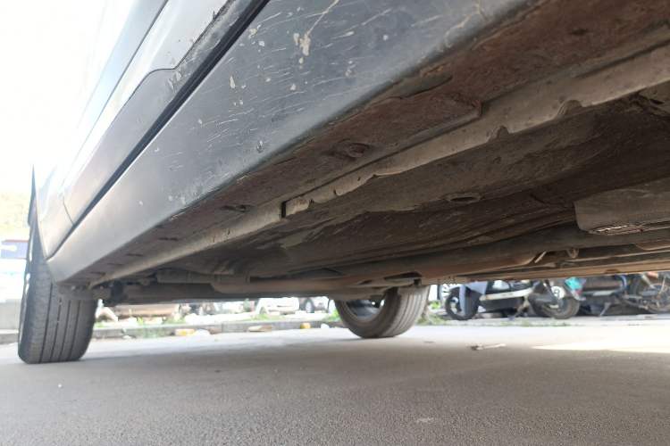 Used Nissan Kicks 2017 1.5L CVT Smart Drive Edition Right Side Sill