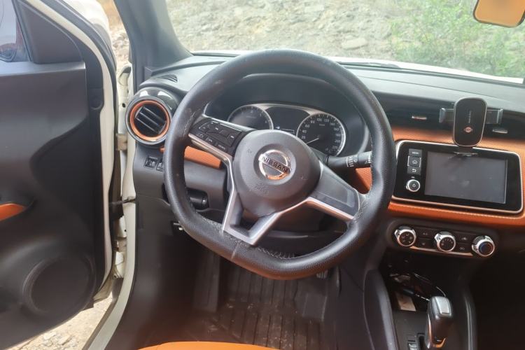 Used Nissan Kicks 2017 1.5L CVT Cool Enjoy Edition Steering Wheel