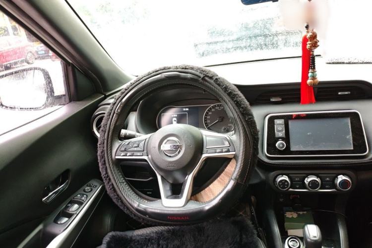 Used Nissan Kicks 2017 1.5L CVT Smart Drive Edition Steering Wheel