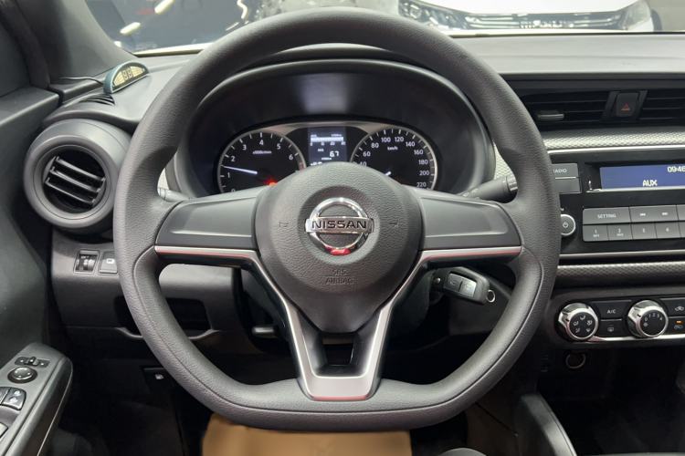 Used Nissan Kicks 2017 1.5L Manual Cool Dynamic Edition Steering Wheel