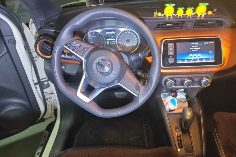 Used Nissan Kicks 2017 1.5L CVT Cool Enjoy Edition Steering Wheel