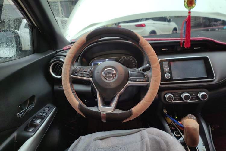 Used Nissan Kicks 2017 1.5L CVT Smart Drive Edition Steering Wheel