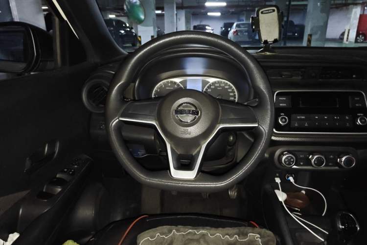 Used Nissan Kicks 2017 1.5L Manual Cool Dynamic Edition Steering Wheel