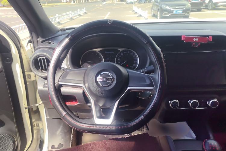 Used Nissan Kicks 2017 1.5L Manual Cool Dynamic Edition Steering Wheel