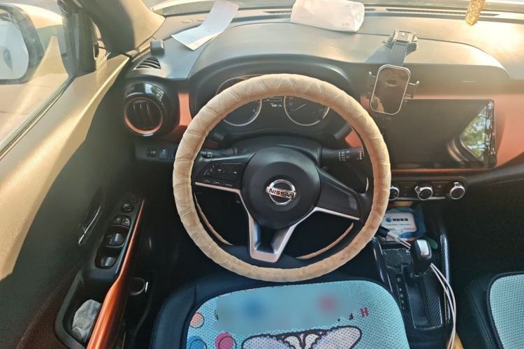 Used Nissan Kicks 2017 1.5L CVT Cool Enjoy Edition Steering Wheel