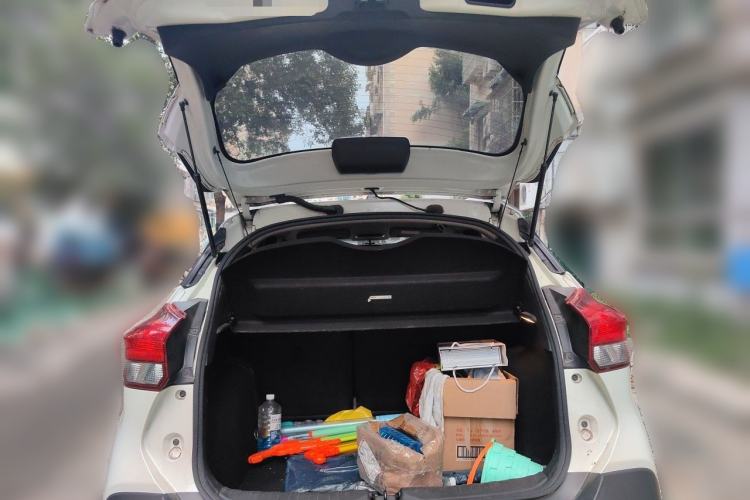 Used Nissan Kicks 2017 1.5L CVT Cool Enjoy Edition Trunk