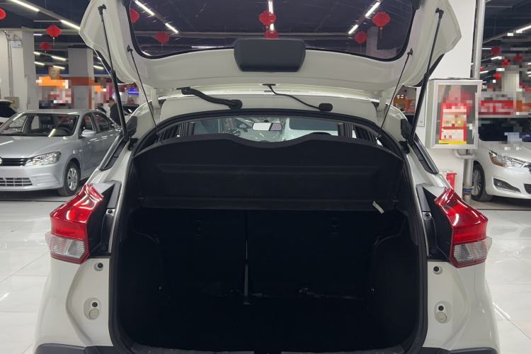 Used Nissan Kicks 2017 1.5L Manual Cool Dynamic Edition Trunk