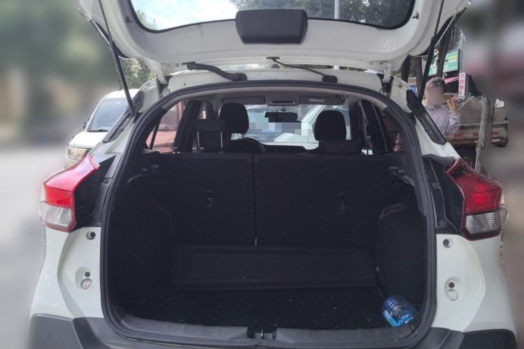Used Nissan Kicks 2017 1.5L CVT Cool Enjoy Edition Trunk