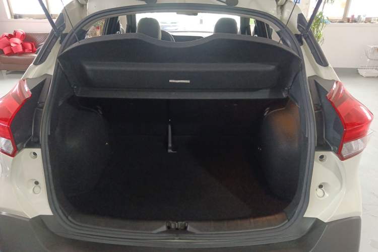Used Nissan Kicks 2017 1.5L CVT Smart Edition Trunk