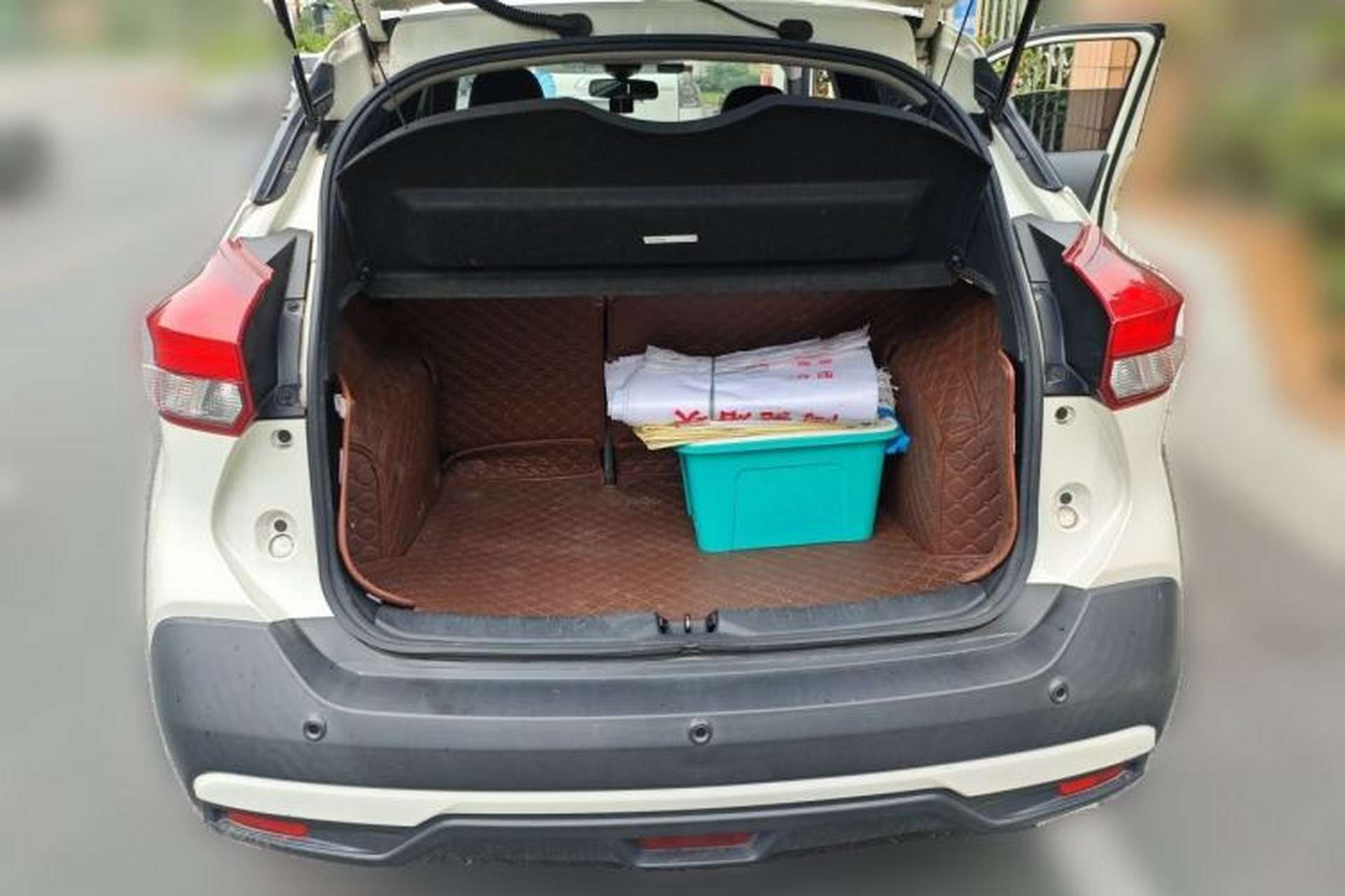 Used Nissan Kicks 2017 1.5L CVT Smart Edition Trunk