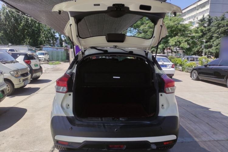 Used Nissan Kicks 2017 1.5L CVT Cool Enjoy Edition Trunk
