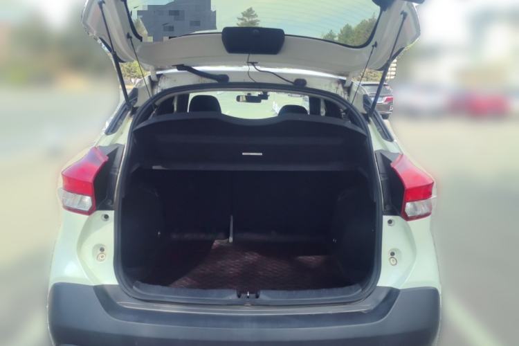 Used Nissan Kicks 2017 1.5L Manual Cool Dynamic Edition Trunk