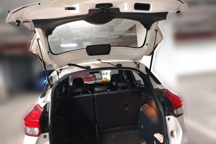 Used Nissan Kicks 2017 1.5L CVT Smart Edition Trunk