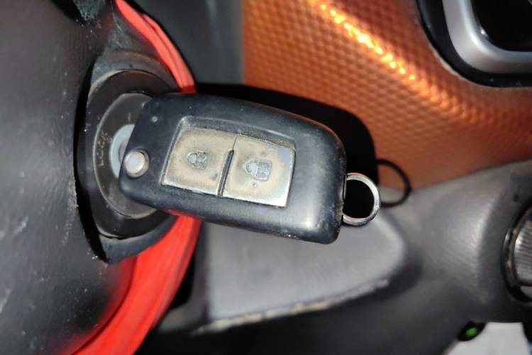 Used Nissan Kicks 2017 1.5L CVT Cool Enjoy Edition Vehicle Key
