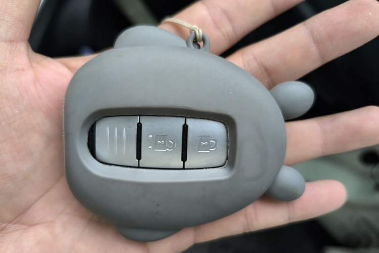 Used Nissan Kicks 2017 1.5L CVT Smart Drive Edition Vehicle Key
