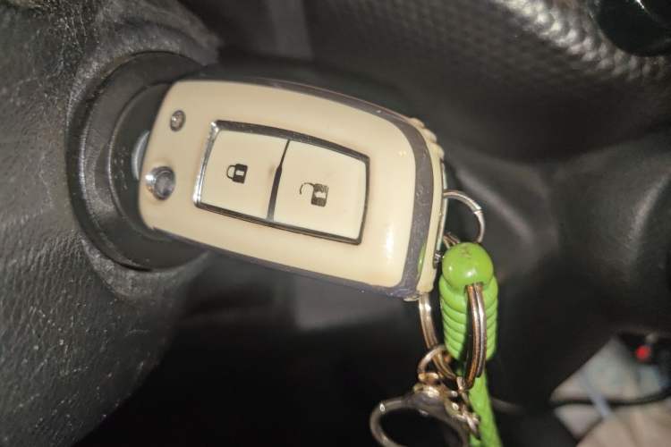 Used Nissan Kicks 2017 1.5L CVT Cool Enjoy Edition Vehicle Key