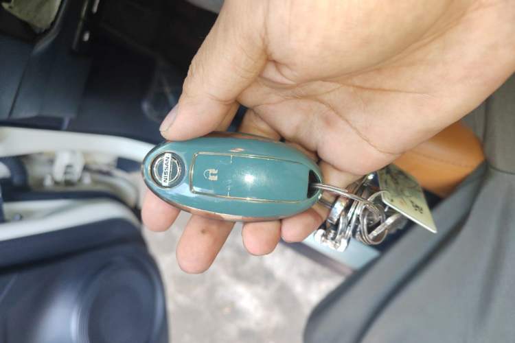 Used Nissan Kicks 2017 1.5L CVT Smart Drive Edition Vehicle Key