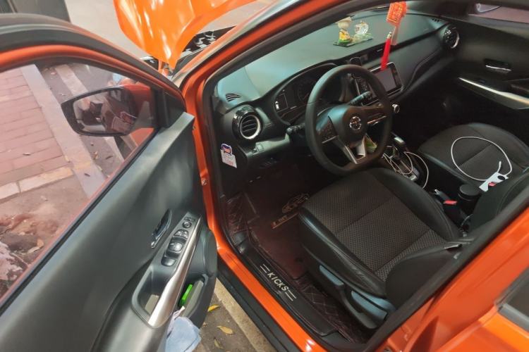 Used Nissan Kicks 2017 1.5L CVT Smart Drive Edition Driver Seat