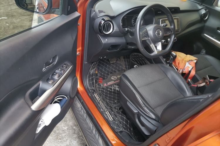 Used Nissan Kicks 2017 1.5L CVT Smart Edition Driver Seat
