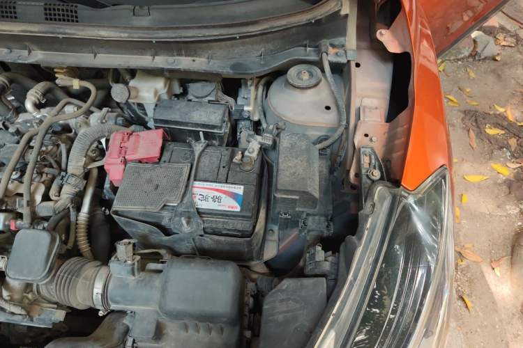 Used Nissan Kicks 2017 1.5L CVT Smart Drive Edition Engine Bay Left