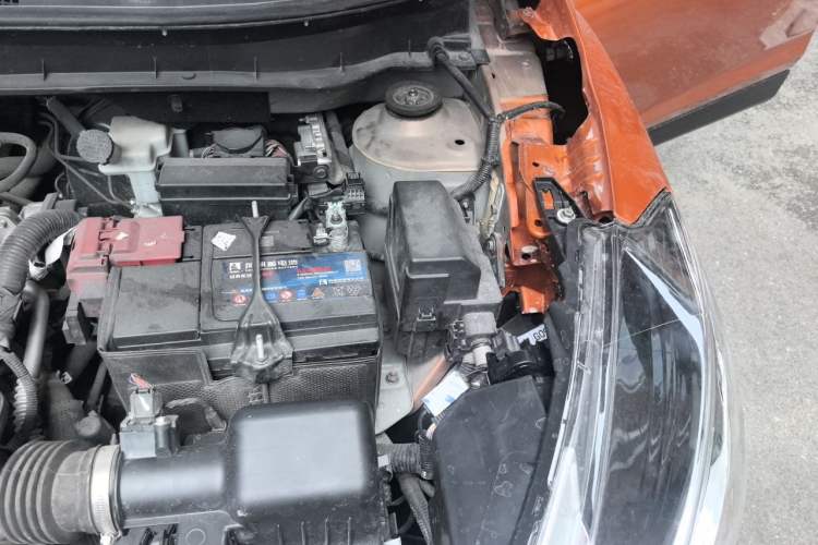 Used Nissan Kicks 2017 1.5L Manual Cool Dynamic Edition Engine Bay Left