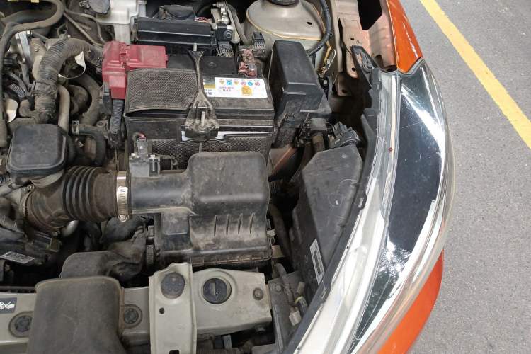 Used Nissan Kicks 2017 1.5L CVT Smart Drive Edition Engine Bay Left