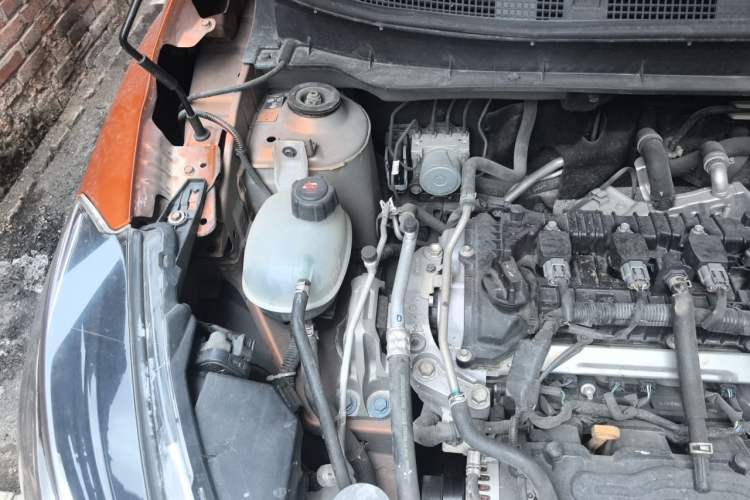 Used Nissan Kicks 2017 1.5L Manual Cool Dynamic Edition Engine Bay Right