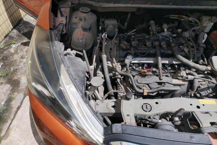 Used Nissan Kicks 2017 1.5L CVT Smart Edition Engine Bay Right
